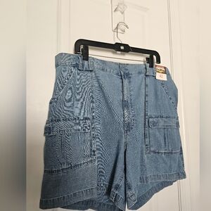 NWT Weekender Mens Denim Cargo Shorts Size 42 100% COTTON